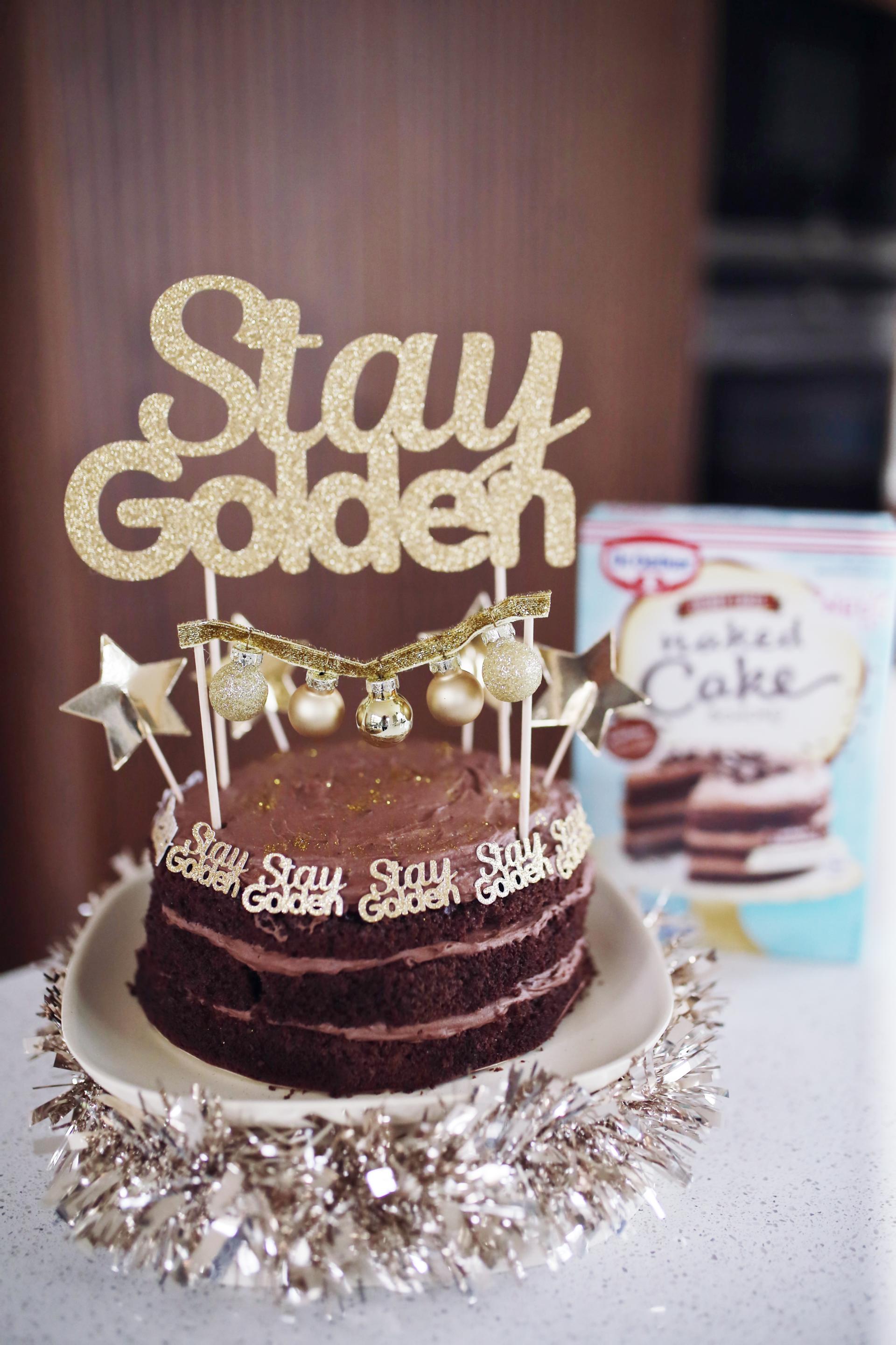 Kleine Torte groß gedacht ein goldener Dr Oetker Naked Cake Schoko