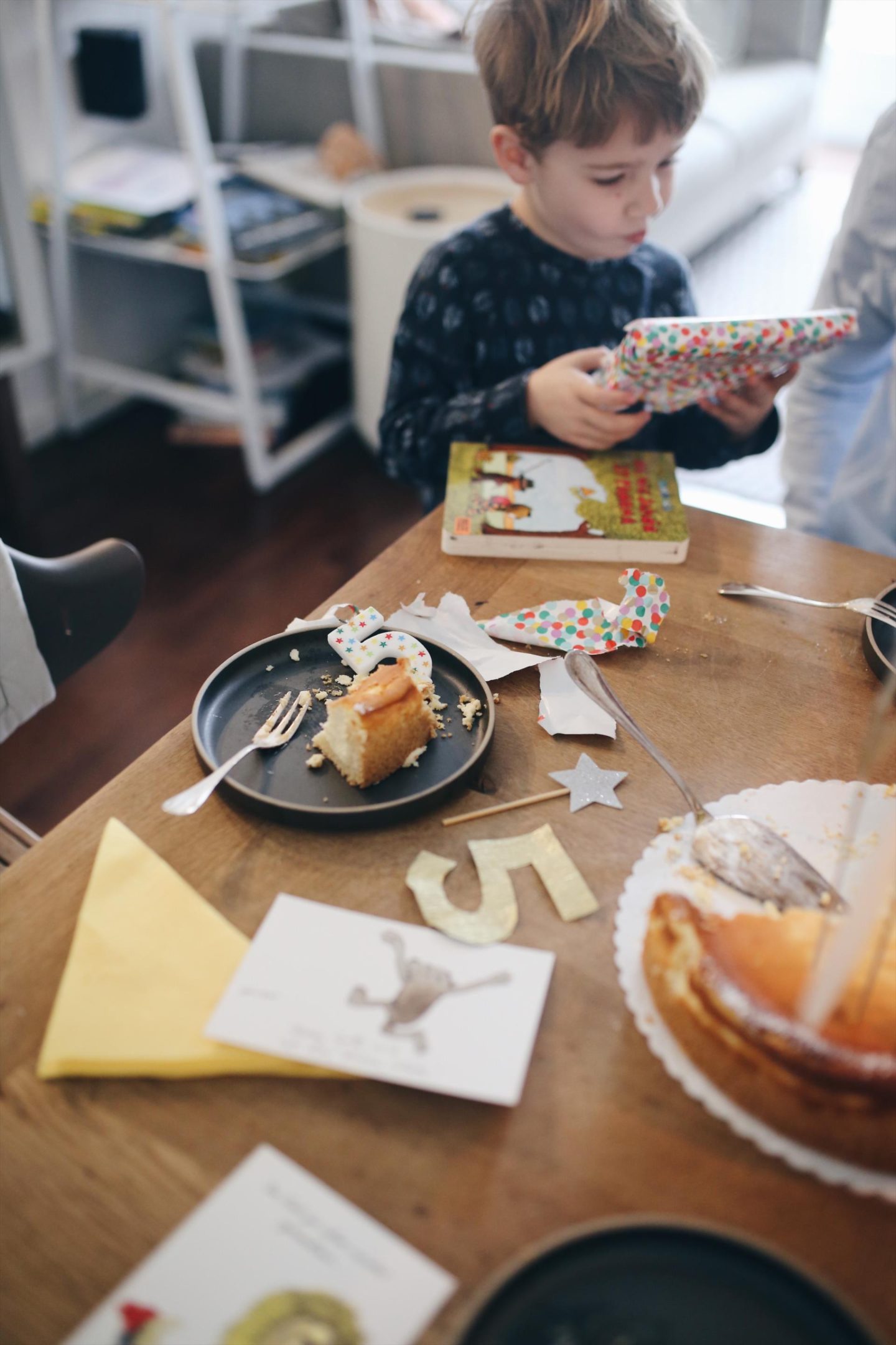 Friedrichs 5. Janosch Kindergeburtstag: Komm, wir finden einen Schatz! | Kindergeburtstag mit Montessori Ritual, Umweltbüro Schatzsuche, gepimpten Torten einfach zum selber machen | Pinspiration.de